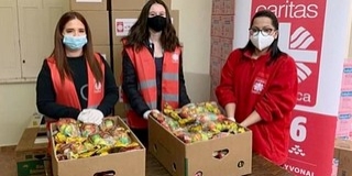 Csaknem tízezer kilogramm élelmiszer érkezett a katolikus karitasz nagyböjti gyűjtésére Csaknem tízezer kilogramm élelmiszer érkezett a katolikus karitasz nagyböjti gyűjtésére