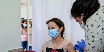 Húsvétkor sincs megállás, a kórházi oltópontokon a várandósakat is oltják Baranyában