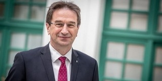 Völner Pál: a védettségi igazolvány használata nem törvénysértő Völner Pál: a védettségi igazolvány használata nem törvénysértő