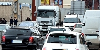 A hó végéig legyen ingyenes a parkolás Pécsett, javasolja Csizmadia Péter