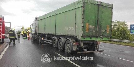 Kamion és személyautó ütközött frontálisan Babarc közelében Kamion és személyautó ütközött frontálisan Babarc közelében