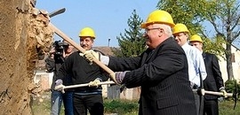 Különös támogatás a holdingnak Különös támogatás a holdingnak