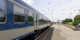 Él a nyári menetrend, több vonat és busz jár a Balatonhoz Él a nyári menetrend, több vonat és busz jár a Balatonhoz