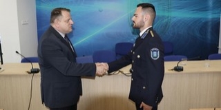 Dömök Richárd rendőr hadnagy élesztett újra egy idős férfit Pécsett az utcán Dömök Richárd rendőr hadnagy élesztett újra egy idős férfit Pécsett az utcán