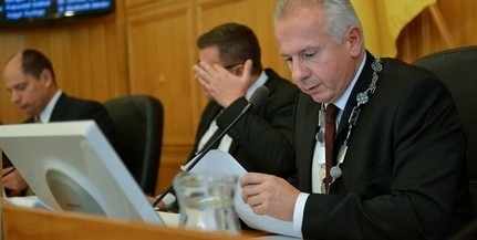 A Fidesz szerint Péterffy Attila becsapta a pécsieket, le kellene mondania A Fidesz szerint Péterffy Attila becsapta a pécsieket, le kellene mondania