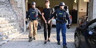 Kamu webáruházak üzemeltetőire csapott le a rendőrség Kamu webáruházak üzemeltetőire csapott le a rendőrség