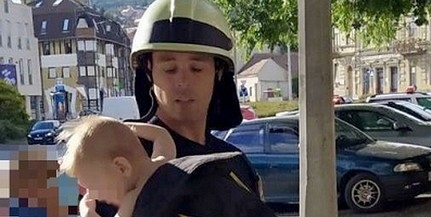 Csecsemőt menekített ki egy tűzoltó a lángokban álló, füsttel telítődött pécsi házból Csecsemőt menekített ki egy tűzoltó a lángokban álló, füsttel telítődött pécsi házból