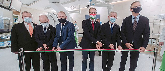 Ultramodern készülékkel gazdagodott a PTE Szívgyógyászati Klinikája - Csökken a várakozási idő Ultramodern készülékkel gazdagodott a PTE Szívgyógyászati Klinikája - Csökken a várakozási idő