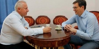 Péterffy Attilánál kávézott Karácsony Gergely a pécsi városházán Péterffy Attilánál kávézott Karácsony Gergely a pécsi városházán