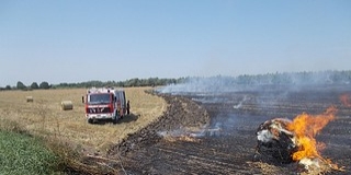 Hét hektáron lángolt a tarló, körbálák is elégtek Hét hektáron lángolt a tarló, körbálák is elégtek