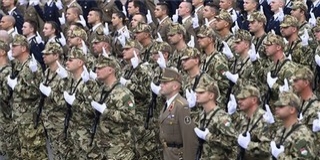 Erős Magyar Honvédség létrehozása a kormány célja Erős Magyar Honvédség létrehozása a kormány célja