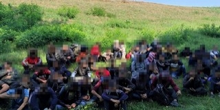Gázspray-vel támadtak migránsok a határvédőkre Gázspray-vel támadtak migránsok a határvédőkre