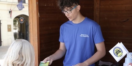 Kiemelkedő teljesítményű diákokat jutalmaztak a rendőrök Kiemelkedő teljesítményű diákokat jutalmaztak a rendőrök