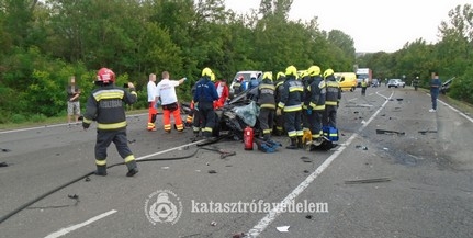 Ketten életüket veszítették egy karambolban a 6-os főúton Ketten életüket veszítették egy karambolban a 6-os főúton