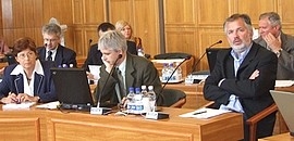 Tektonikus mozgások a pécsi Fideszben