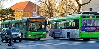 Tovább vadásznak a bliccelőkre a pécsi buszokon - A megállókban is ellenőriznek