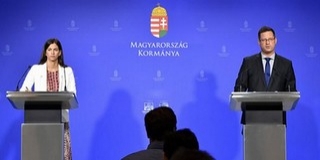 Januártól jöhet a 200 ezres minimálbér - Nagyobb szerepe lehet a védettségi igazolványnak Januártól jöhet a 200 ezres minimálbér - Nagyobb szerepe lehet a védettségi igazolványnak