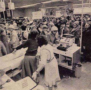 Csaknem fél évszázada nyitották meg a Konzumot - Egész Baranyából tódult a nép