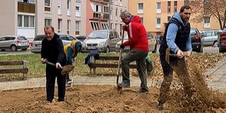 Kertvárosi közterületeket tett rendbe Kővári János a civilekkel, folytatnák a munkát Kertvárosi közterületeket tett rendbe Kővári János a civilekkel, folytatnák a munkát