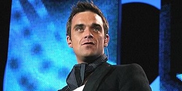 Robbie a tetkóival üzen az ufóknak Robbie a tetkóival üzen az ufóknak