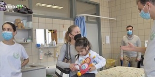Csaknem négyszáz plüssfigurával lepte meg egy hálás szülő a gyermekklinikát - Videó! Csaknem négyszáz plüssfigurával lepte meg egy hálás szülő a gyermekklinikát - Videó!