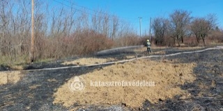 Szabadtéri tüzek miatt hívták sokszor a tűzoltókat Baranyában a hétvégén Szabadtéri tüzek miatt hívták sokszor a tűzoltókat Baranyában a hétvégén