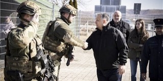 Szemlét tartott az ukrán-magyar határnál Orbán Viktor Szemlét tartott az ukrán-magyar határnál Orbán Viktor