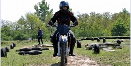 Pécsett is tartanak vezetéstechnikai tréninget motorosoknak Pécsett is tartanak vezetéstechnikai tréninget motorosoknak