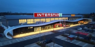 Mintegy ötmilliárd forintból újították fel a Siklósi úti Interspar áruházat Mintegy ötmilliárd forintból újították fel a Siklósi úti Interspar áruházat