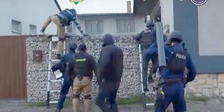 Mohácsi drogdílerre csaptak le a kommandósok - Videó! Mohácsi drogdílerre csaptak le a kommandósok - Videó!