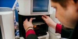 Fogínyt is tudnak nyomtatni a Pécsi Tudományegyetemen Fogínyt is tudnak nyomtatni a Pécsi Tudományegyetemen