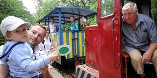 Hatvan éve robog kicsik és nagyok kedvence: a Mecseki Kisvasút idén is várja az utasokat Hatvan éve robog kicsik és nagyok kedvence: a Mecseki Kisvasút idén is várja az utasokat