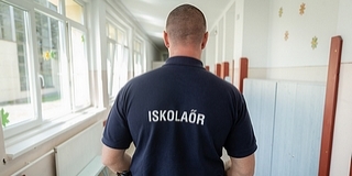 Garázdaság és kábítószer birtoklása miatt is intézkedtek már a baranyai iskolaőrök Garázdaság és kábítószer birtoklása miatt is intézkedtek már a baranyai iskolaőrök