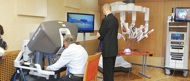 Sebészeti robot is operál majd a PTE Klinikai Központjában, az első műtétekre idén sor kerül