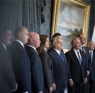 Letették a miniszterek az esküt, megalakult Orbán Viktor ötödik kormánya