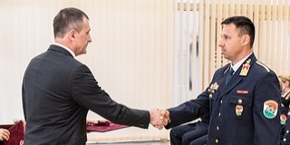 Hősies cselekedetéért tüntettek ki egy baranyai tűzoltót Hősies cselekedetéért tüntettek ki egy baranyai tűzoltót
