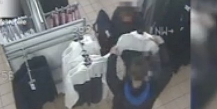 Felvette a lopott pulcsit egy pécsi áruházban, lebukott - Videó