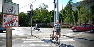 Tizenhat szabálytalan gyalogost büntettek meg egy hét alatt Baranyában Tizenhat szabálytalan gyalogost büntettek meg egy hét alatt Baranyában