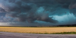 Tetőzik a kánikula, porviharok is támadhatnak Tetőzik a kánikula, porviharok is támadhatnak