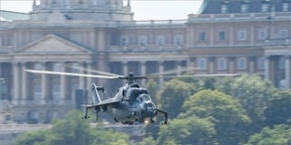 Főpróbát tartott a légierő hétfőn Budapesten Főpróbát tartott a légierő hétfőn Budapesten