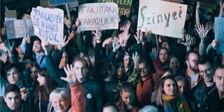 A kormány elkötelezett a pedagógusok bérének emelésében A kormány elkötelezett a pedagógusok bérének emelésében