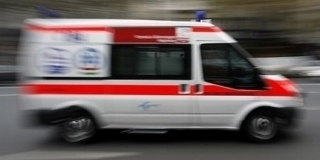 Lakóháznak ütközött egy autó Komlón Lakóháznak ütközött egy autó Komlón