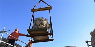 Visszatértek őrhelyükre a Lánchíd oroszlánjai Visszatértek őrhelyükre a Lánchíd oroszlánjai