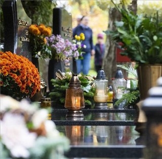 Az összes megdicsőült lelket ünneplik a keresztények november 1-jén