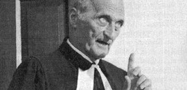 Zoli bácsi portrét kap a Városházán