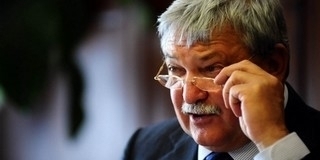 Ismét csalók élnek vissza Csányi Sándor nevével Ismét csalók élnek vissza Csányi Sándor nevével