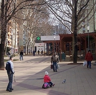 Több, mint ötven éve költöztek be az első lakók Kertvárosba - Sártengeren át vezetett az út
