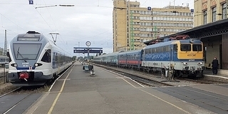 Beadta a kulcsot egy Pécsre tartó vonat mozdonya