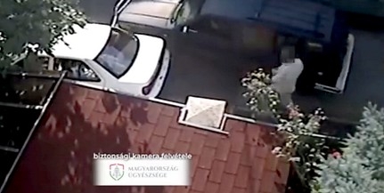 Nem fért el a pécsi terepjárós egy parkoló kocsi mellett, hát letolta az útról - Videó!
