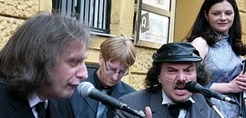 Nooormális? Besenyőék újra Pécsett! Nooormális? Besenyőék újra Pécsett!